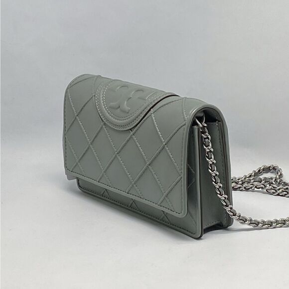 Tory Burch Fleming Soft Chain Wallet Bag - Picture 3 of 14